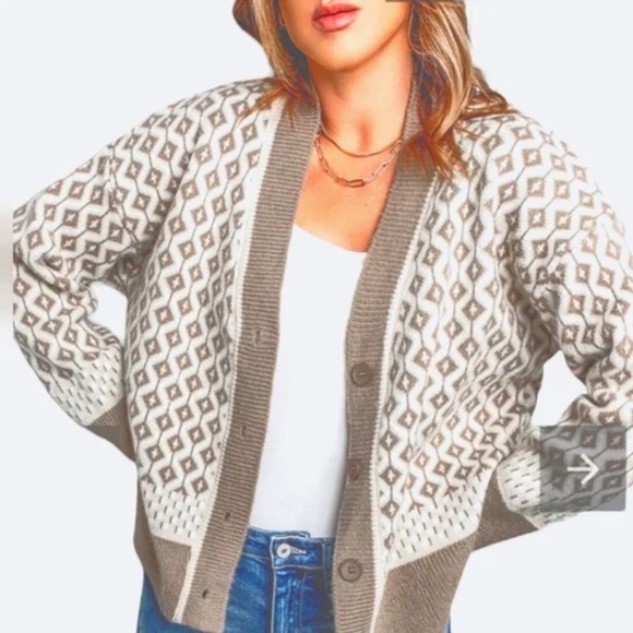 Cupcakes & Cashmere Eyelash Geo Boyfriend Cardigan Sweater - Picture 1 of 8